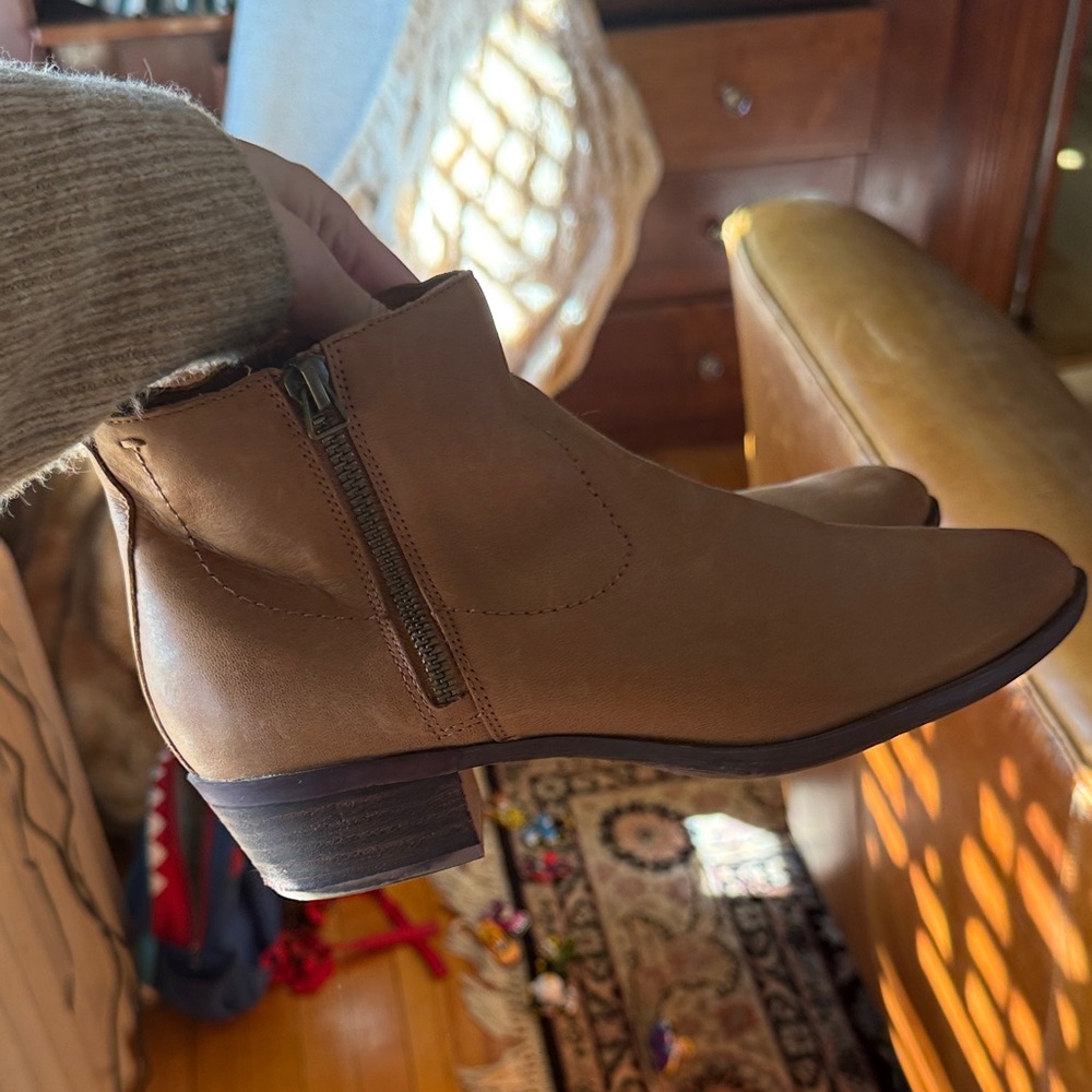 Lucky Brand Tan Ankle Booties